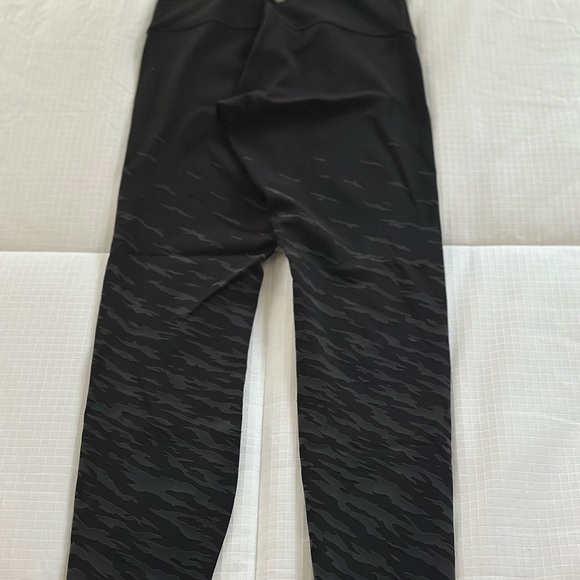 Lululemon Lunar New Year - Year of the Tiger - Picture 2 of 3